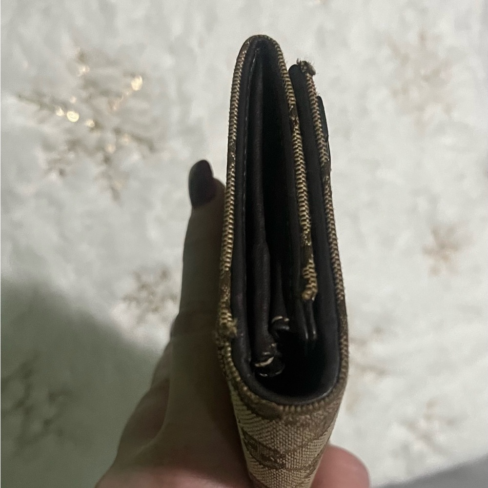 ✨Authentic Gucci Tan and Brown Monogram Wallet - Picture 7 of 12